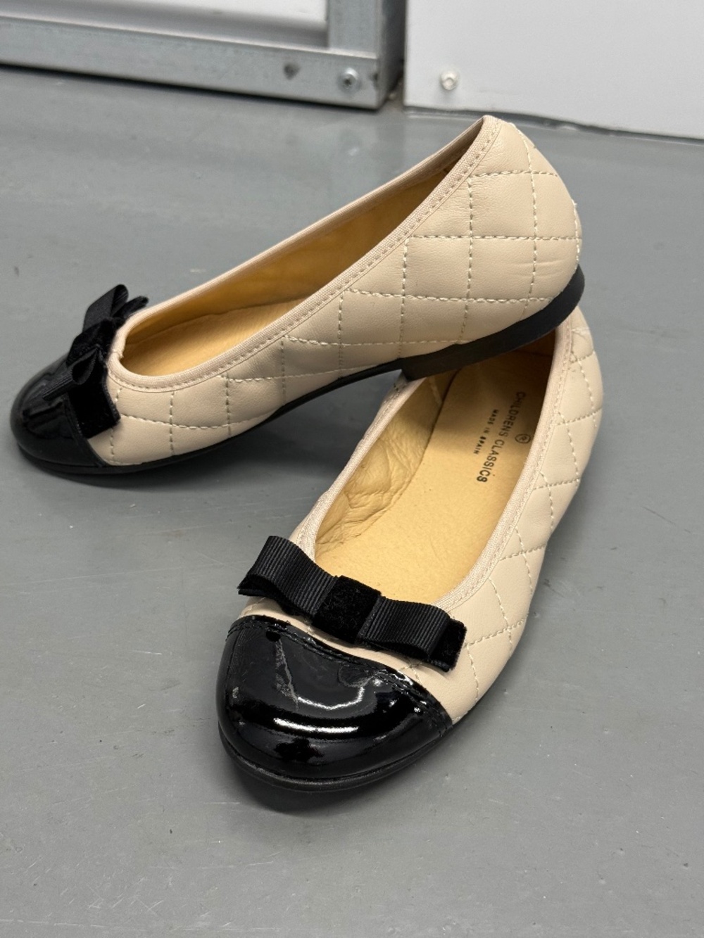 Children’s Classics Girls Ballet Flats EU 31 Beige Black Made in Spain